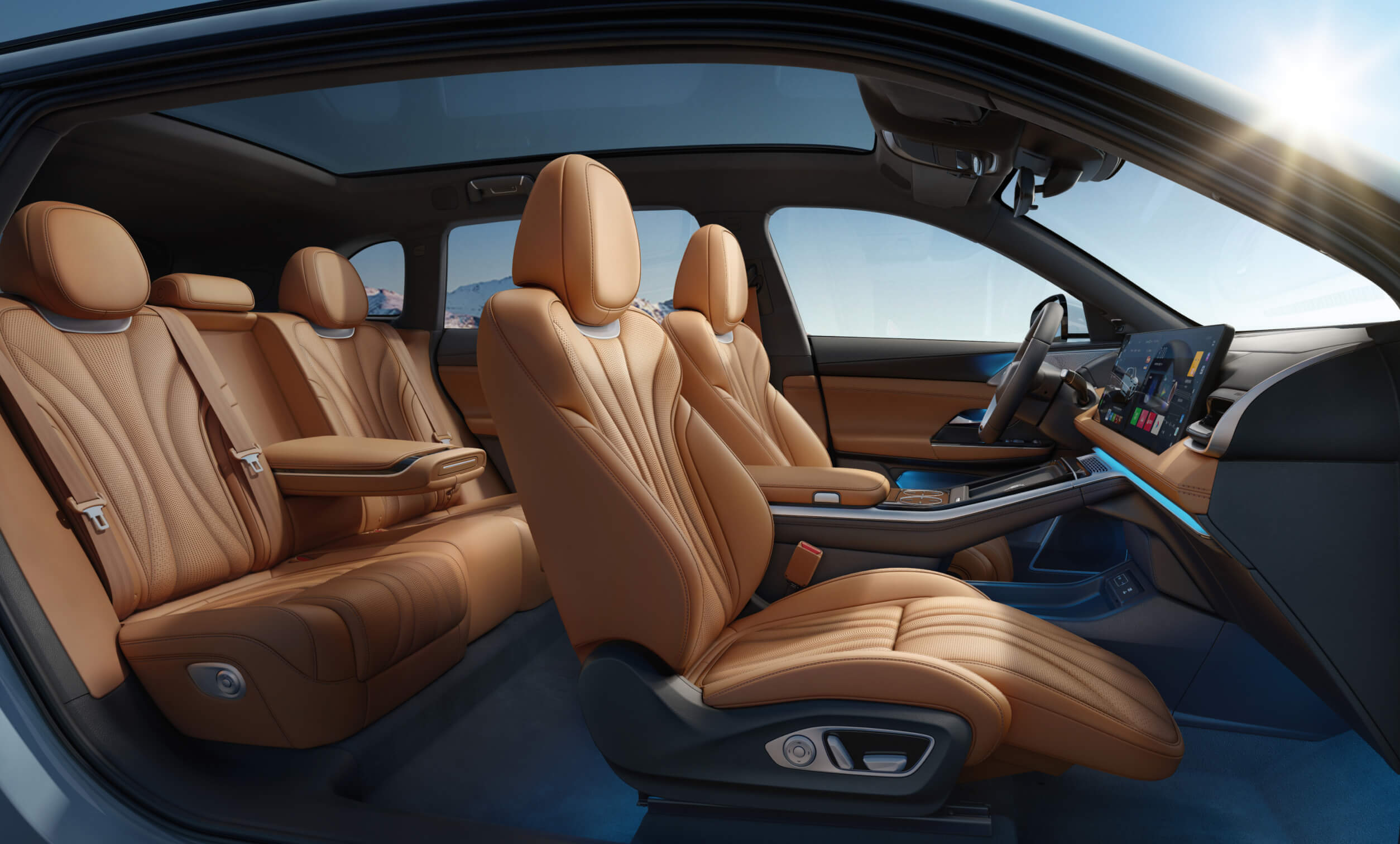 Interiøret i Xpeng G9 med brune skinnseter